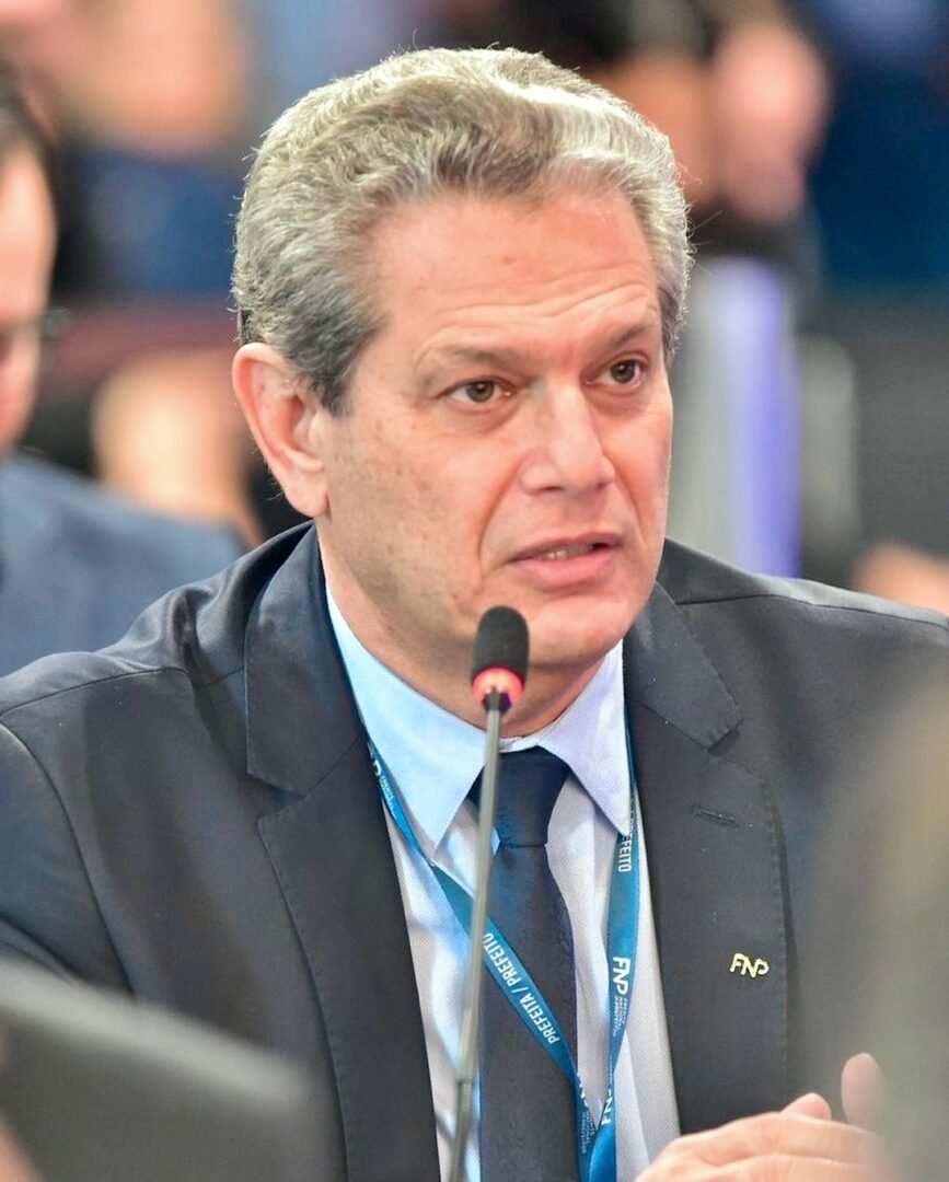 Prefeito Silvio Barros