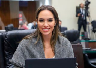 Maria Victoria defende uso de inteligência artificial