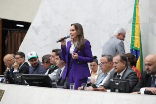 Deputada Maria Victoria (PP), segunda-secretária da Casa.