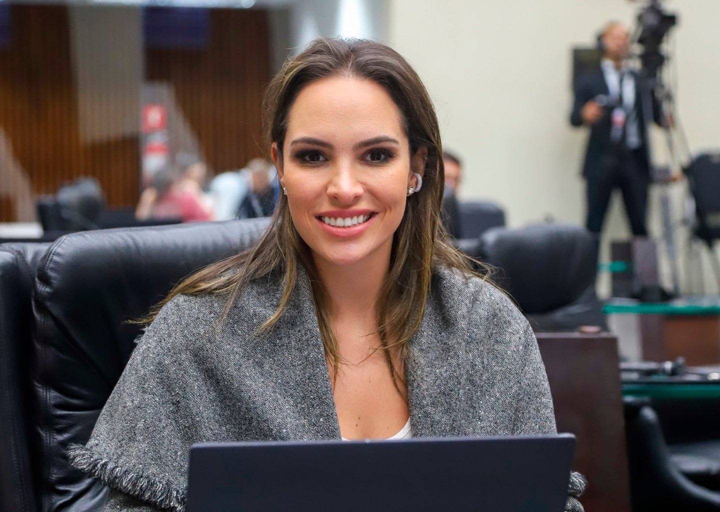 Maria Victoria defende uso de inteligência artificial