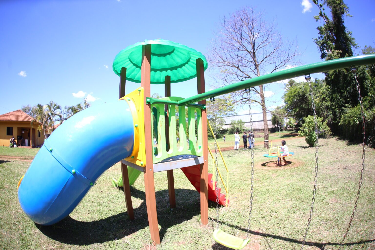 Parquinho da Associação Indiginista de Maringá (Assindi) foi adquirido com recursos do Fundo para a Infância e Adolescência (FIA) (Crédito Rafael MacriPMM)