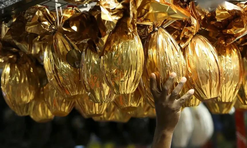 Páscoa: Saiba como é a transição de ovos decorados para ovos de chocolate