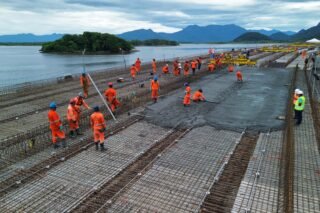 Obras da Ponte de Guaratuba avançam com a concretagem de vãos no trecho pré-moldado