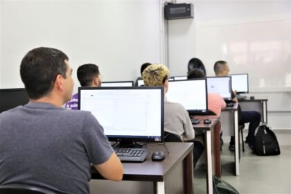 cursos gratuitos nas áreas de robótica e design digital