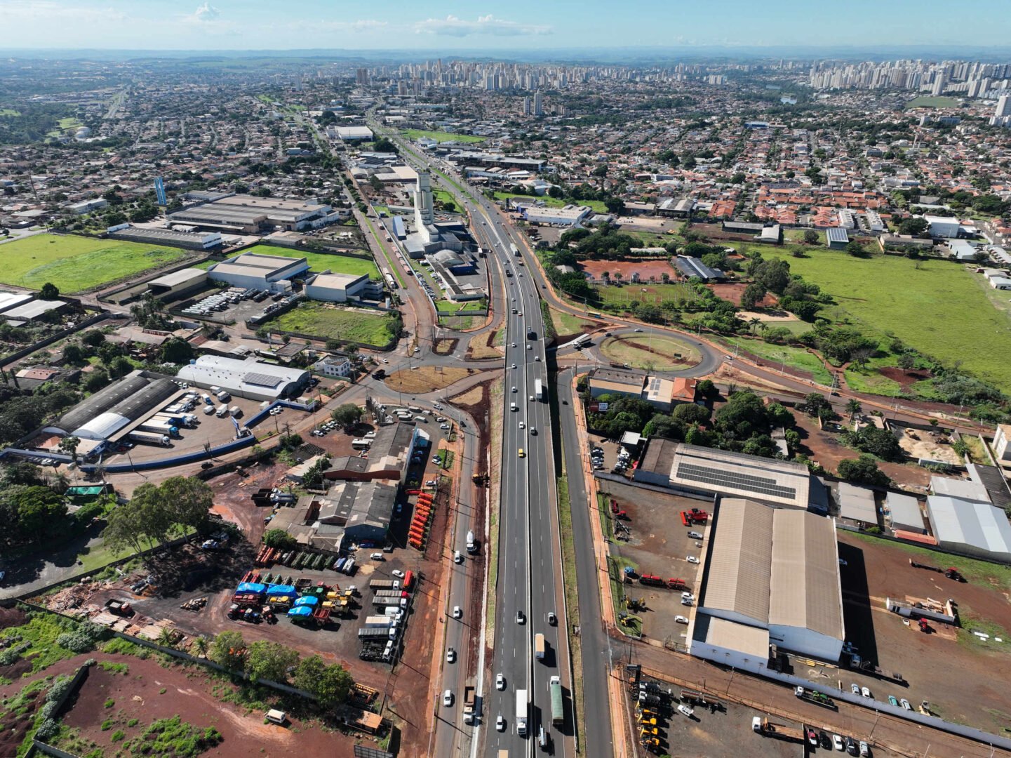 Ratinho Junior entrega novo Viaduto da PUC, em Londrina; investimento de R$ 41 milhões