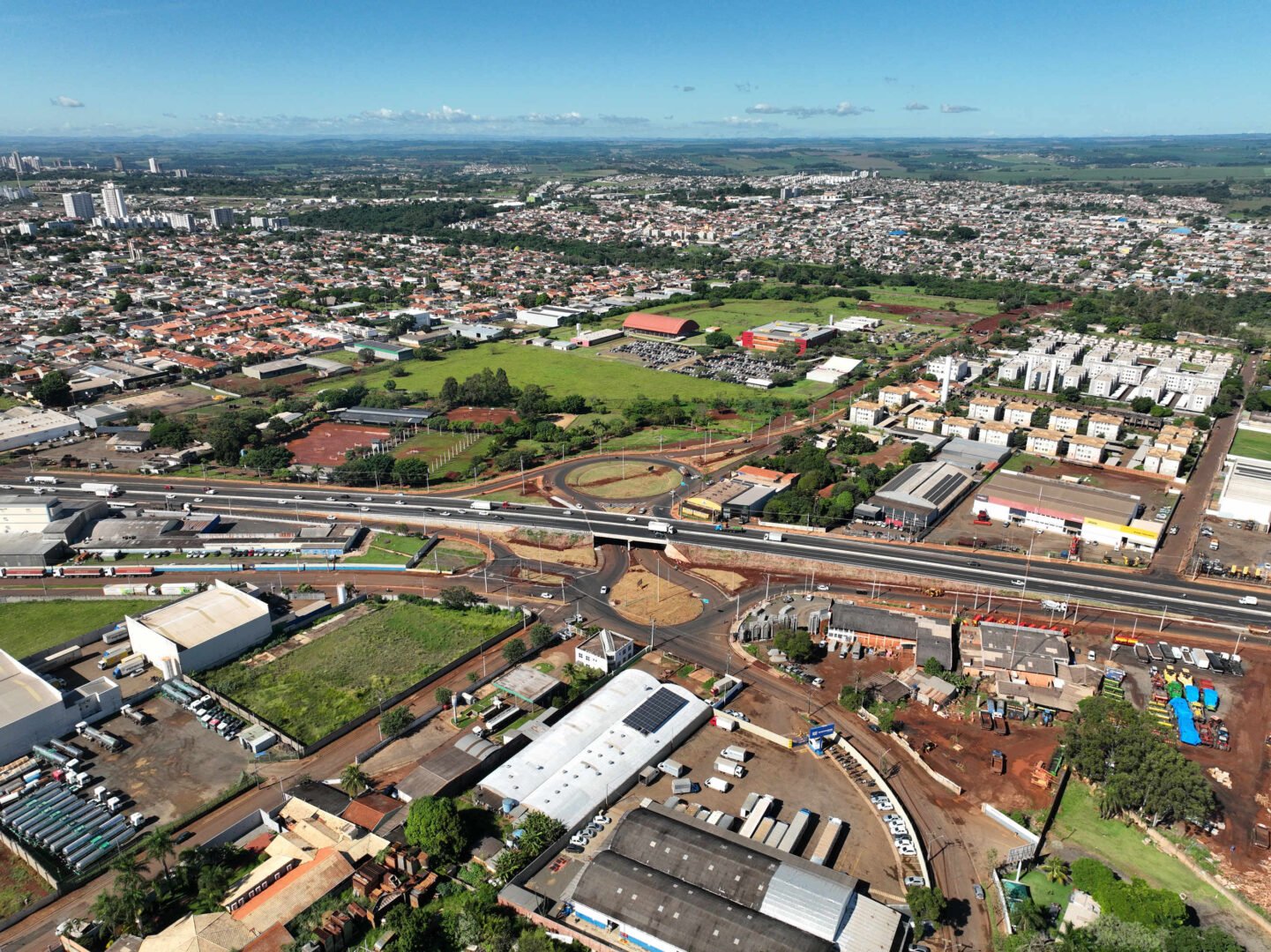 Ratinho Junior entrega novo Viaduto da PUC, em Londrina; investimento de R$ 41 milhões