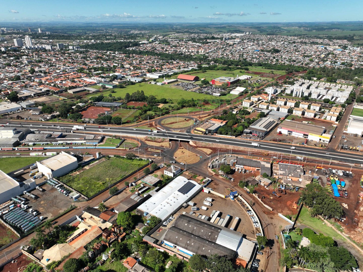 Ratinho Junior entrega novo Viaduto da PUC, em Londrina; investimento de R$ 41 milhões