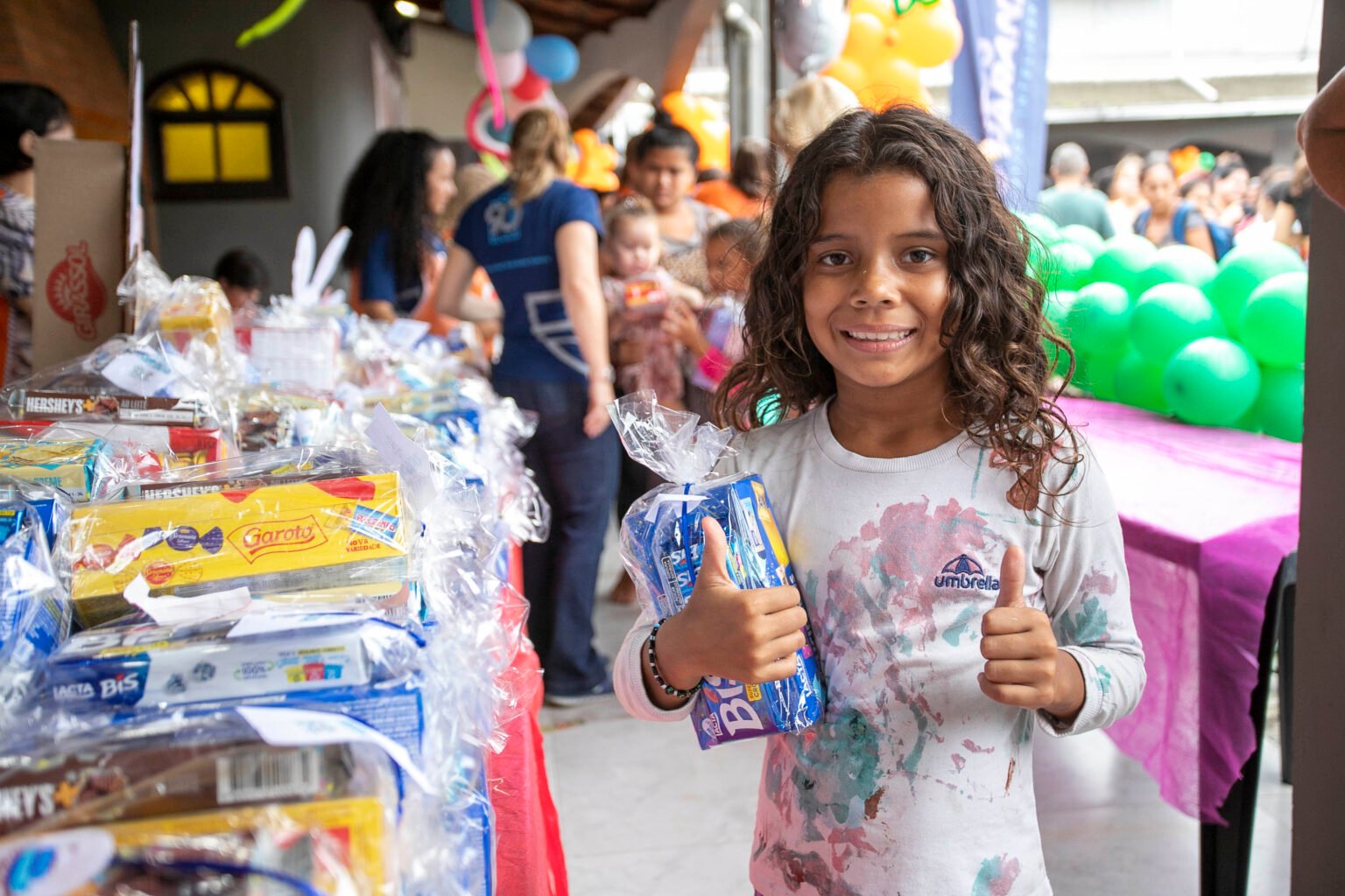 Páscoa Para Todos: Portos do Paraná presenteia 1.100 famílias de comunidades do Litoral