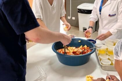 Oficina ‘Cozinha Terapêutica’ para pacientes do Caps III