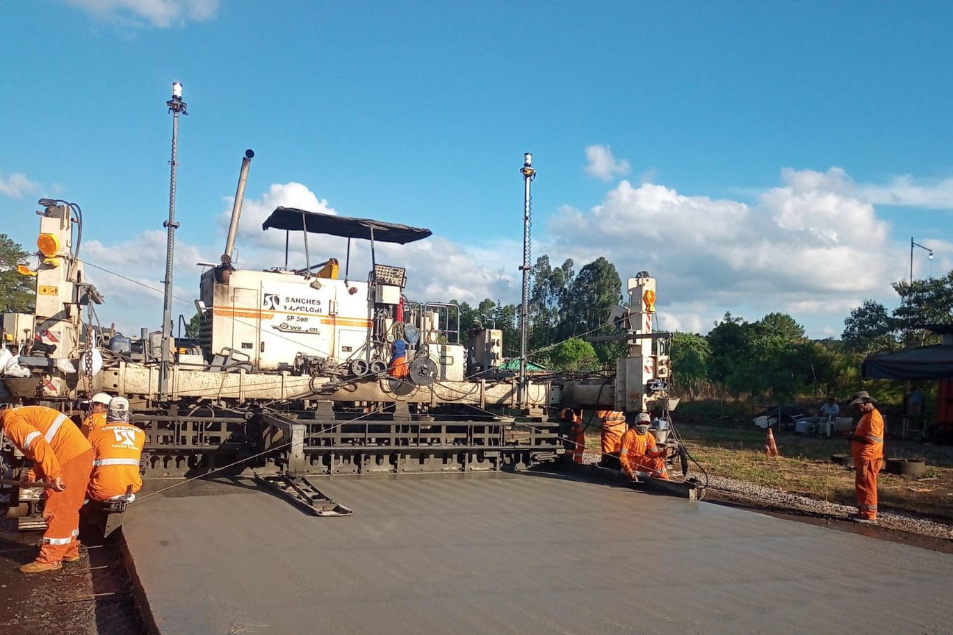 Restauração em concreto de rodovia no Paraná chega a 46,76%; investimento de R$ 180,9 milhões