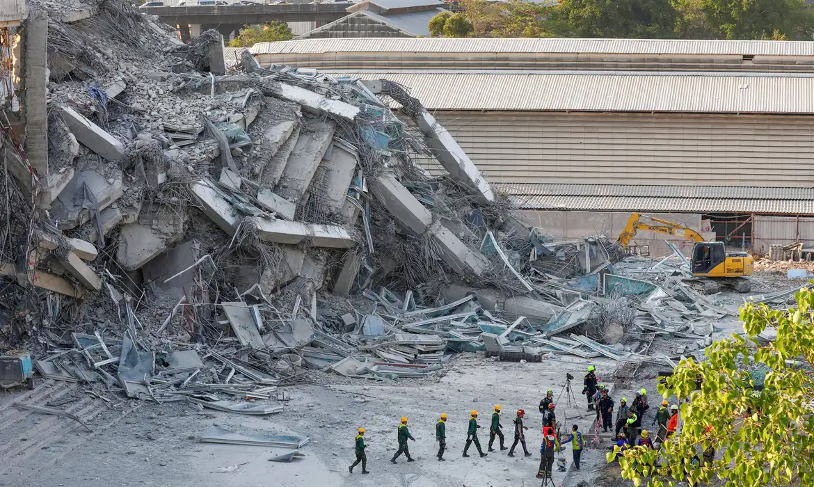 Novo balanço indica mais de 2,8 mil mortos em terremoto em Myanmar