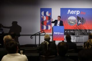 Governador Ratinho apresenta panorama do Paraná em feira global de comunicação