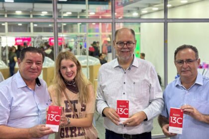 Na ExpoLondrina | Paraná recebe 12 mil smartphones para iniciar projeto de inovação em escolas públicas