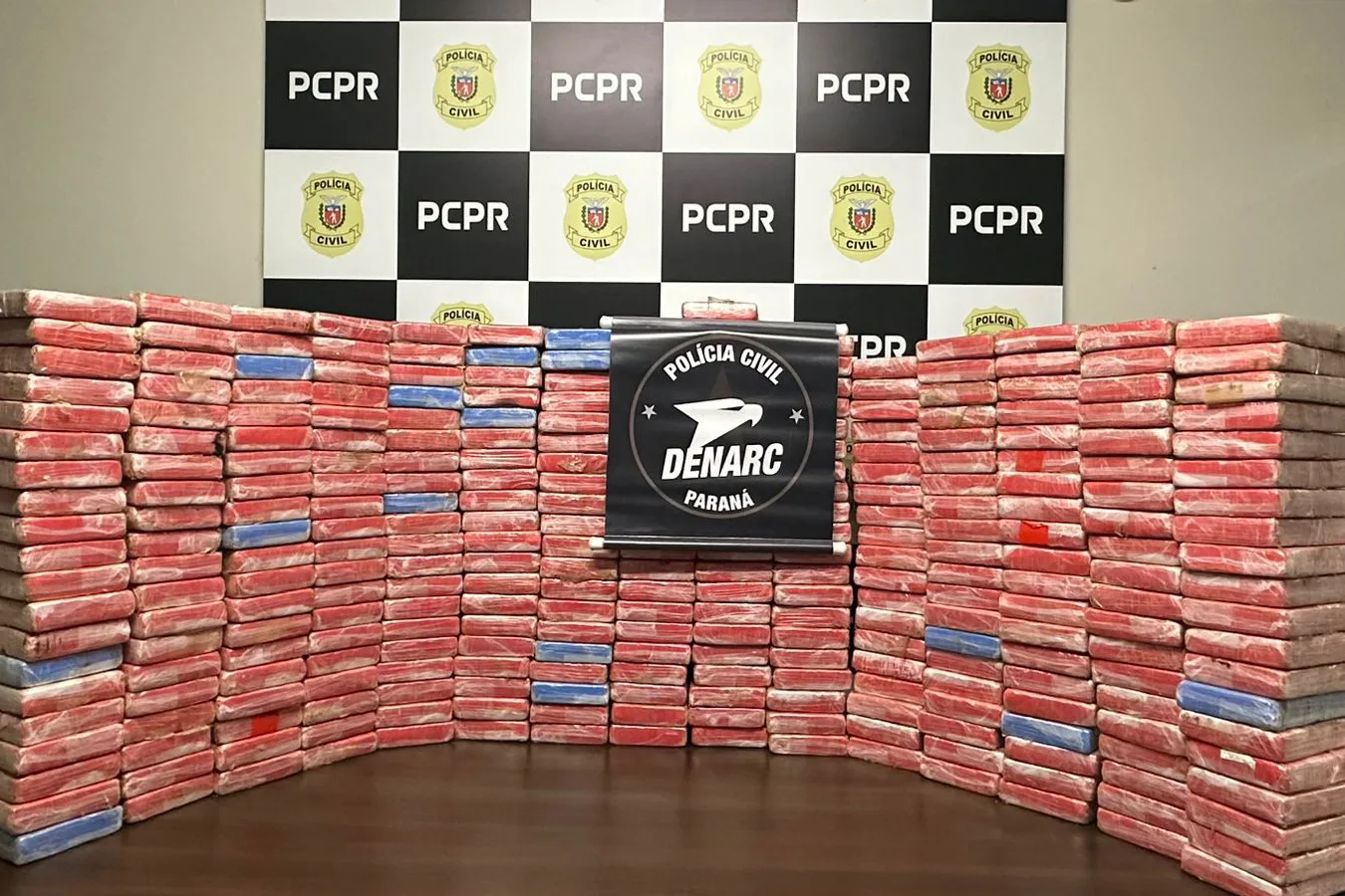 Polícia Civil apreende 328 kg de cocaína avaliada em R$ 10 milhões e prende duas mulheres no Sudoeste do Paraná