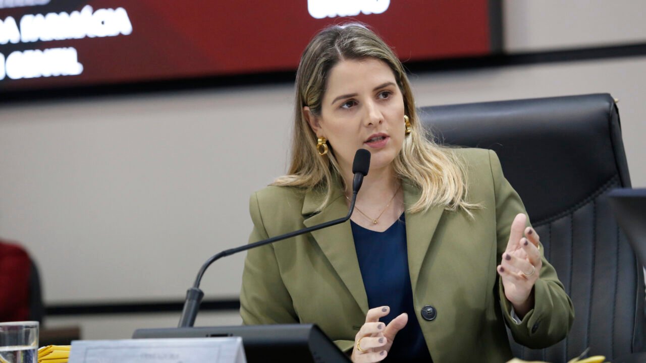 Presidente da Câmara Municipal de Maringá, vereadora Majô