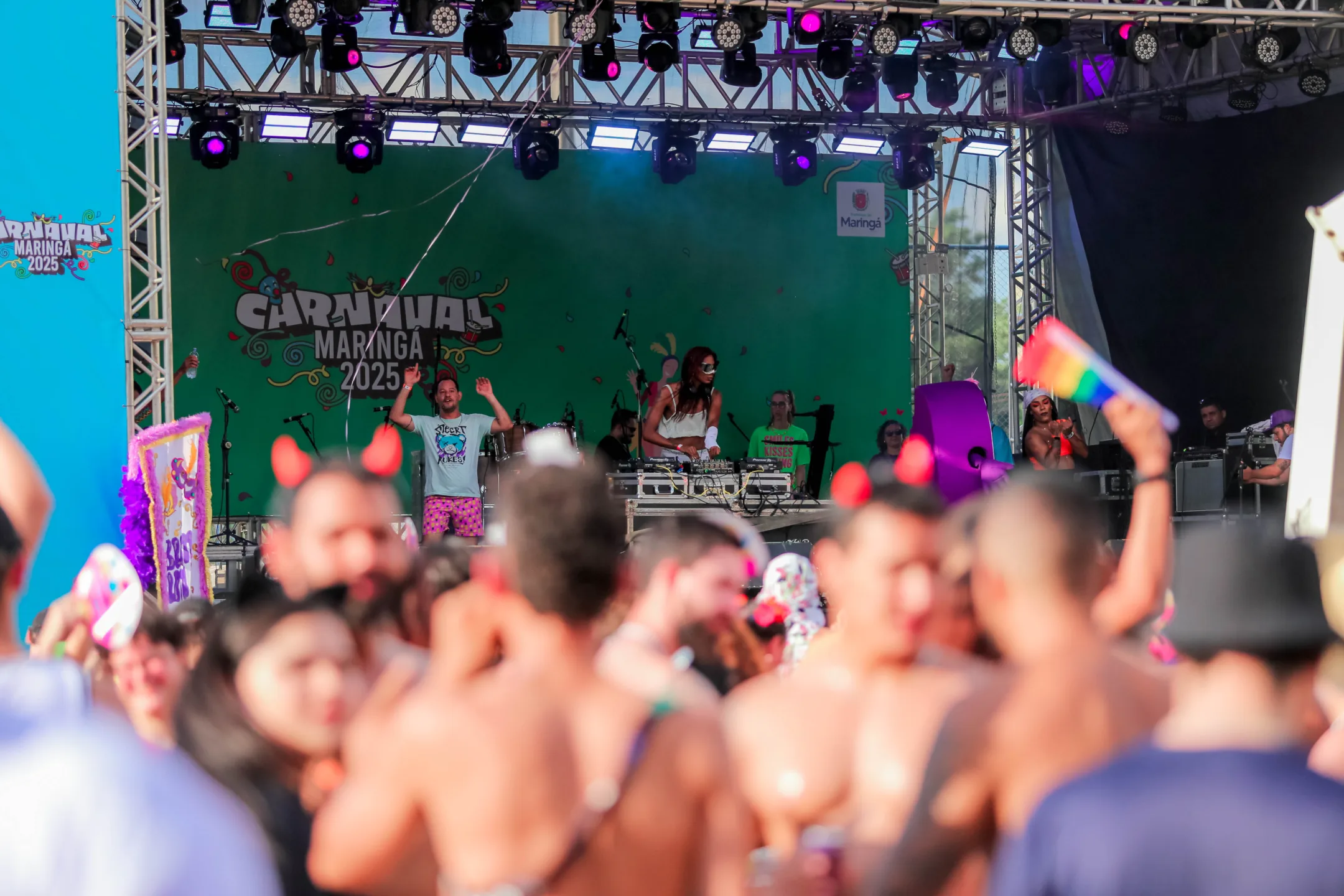 O Carnaval 2026 de Maringá reúne Bonde do Forró, Pegada LP, Edy Lemond, Banda Nova Dimensão e ainda reserva uma atração surpresa para o público. (Crédito: Gabriel Bukalowski/PMM)