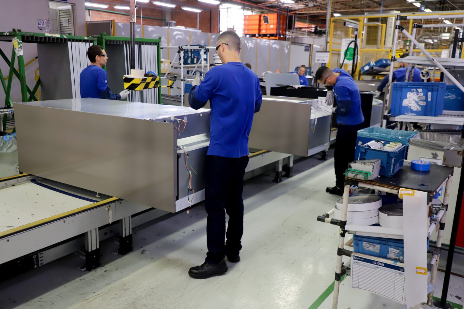 Paraná inicia a semana com quase 25 mil vagas de emprego pelo Sine