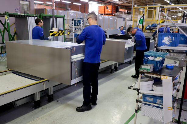 Paraná inicia a semana com quase 25 mil vagas de emprego pelo Sine