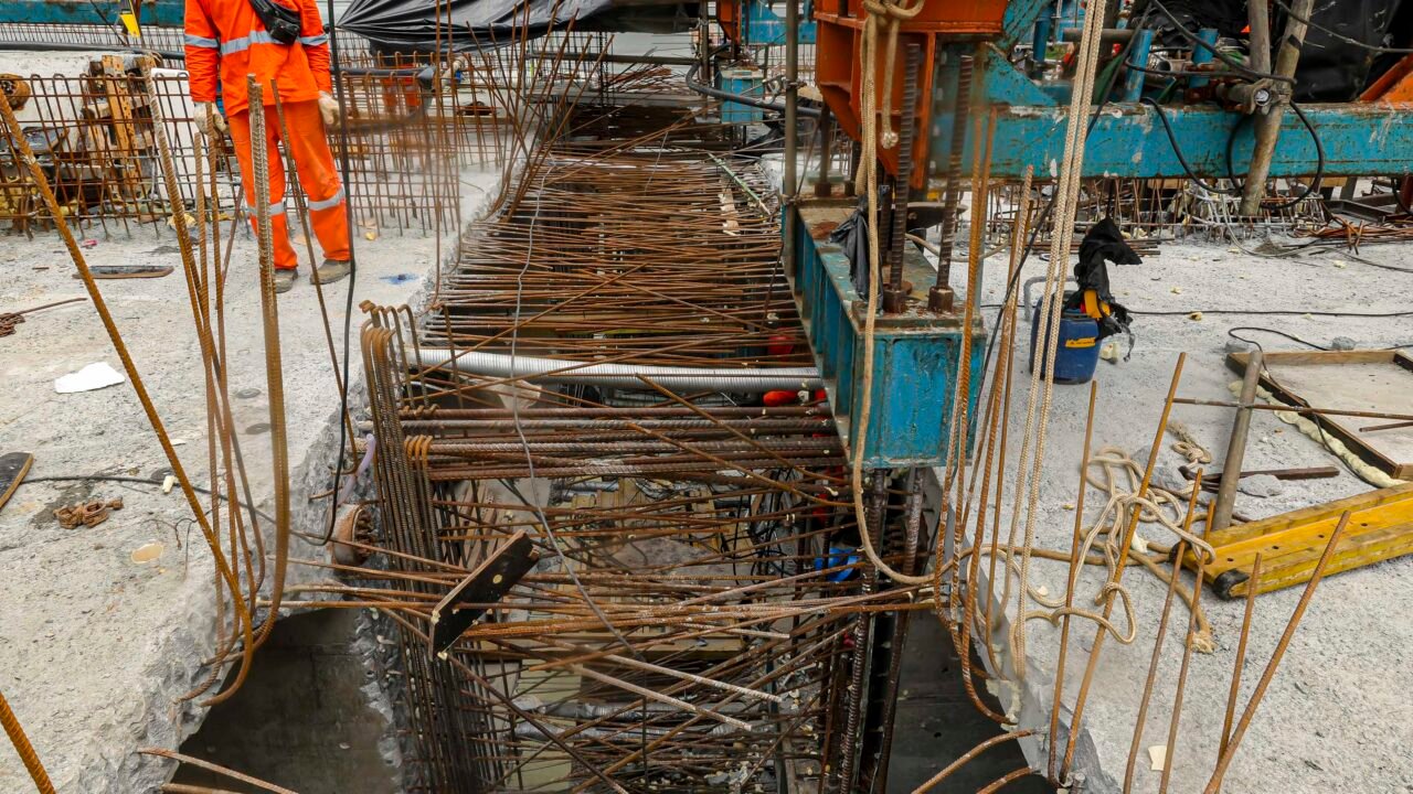 O beijo vem aí: Ponte de Guaratuba tem último estai instalado
