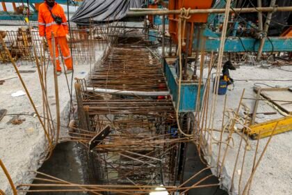 O beijo vem aí: Ponte de Guaratuba tem último estai instalado