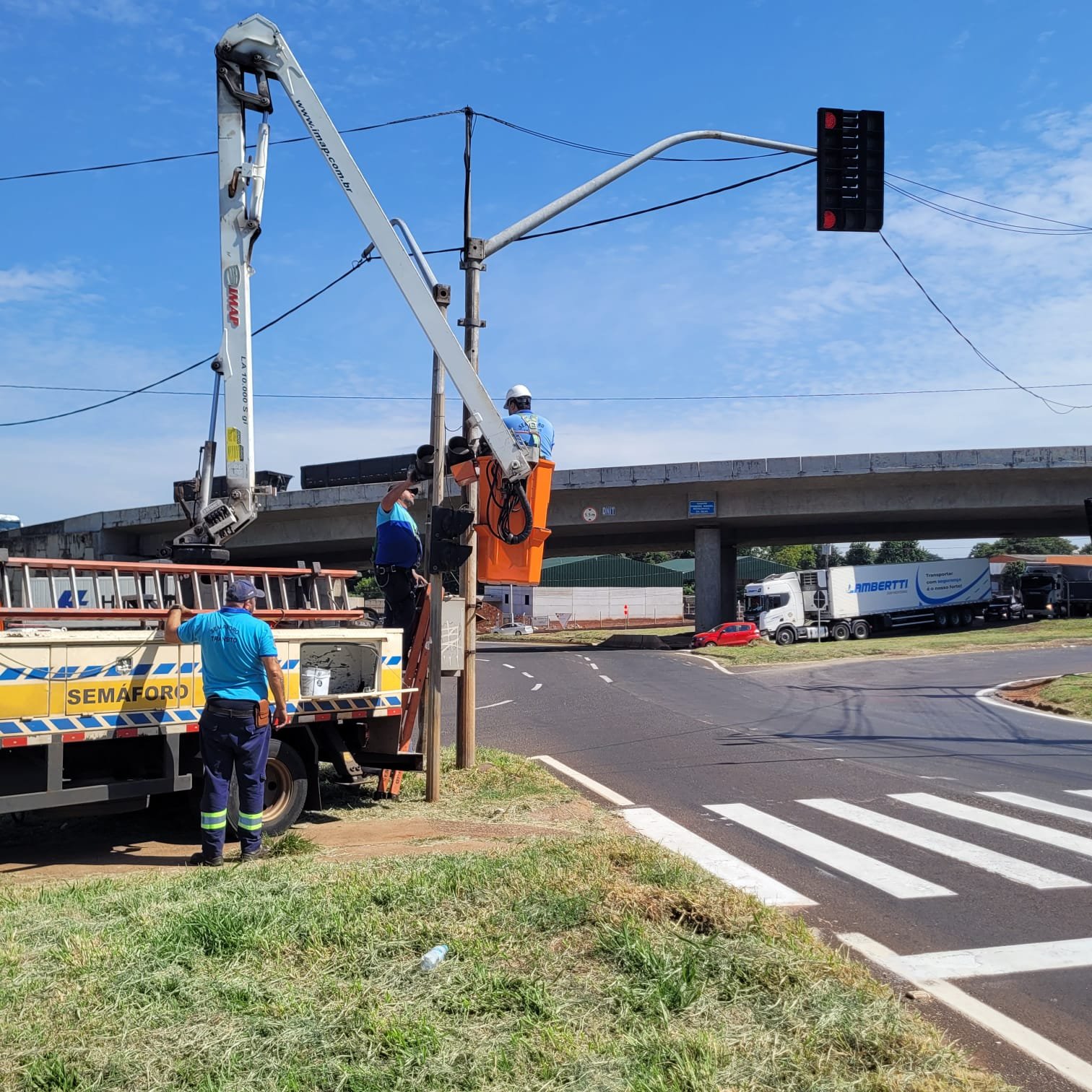 Prefeitura realiza intervenções em vias da região do Ouro Cola para melhorar fluxo de veículos