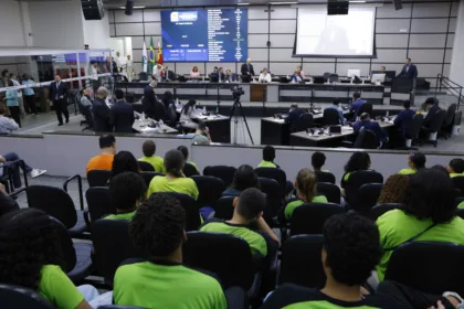 Câmara de Maringá aprova revisão salarial de 4,5% para o Legislativo