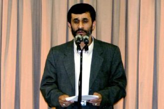 Bombardeio a Teerã mata ex-presidente Mahmoud Ahmadinejad