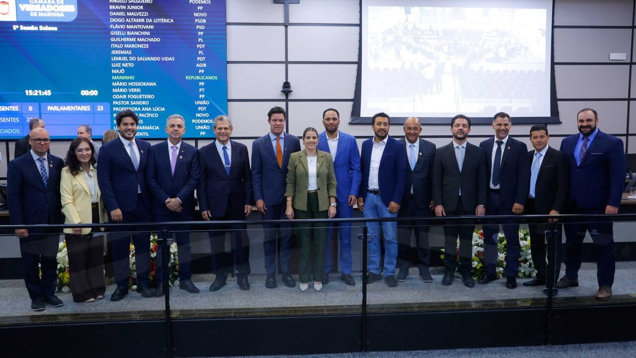 Guto Silva recebe título de Cidadão Honorário em Maringá com Câmara lotada