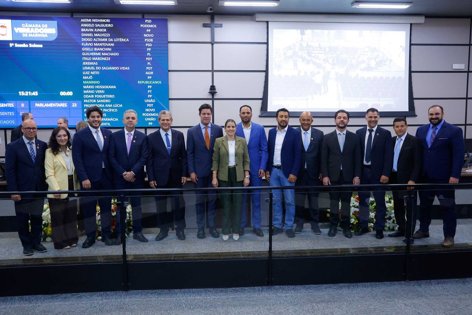 Guto Silva recebe título de Cidadão Honorário em Maringá com Câmara lotada