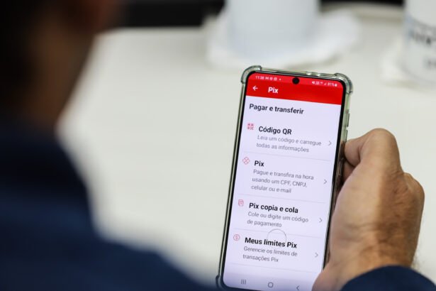 Novo golpe do acesso remoto mira usuários de aplicativos bancários no Paraná