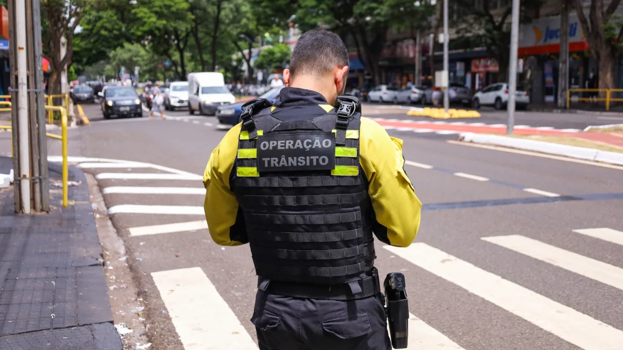 agente de trânsito de Maringá