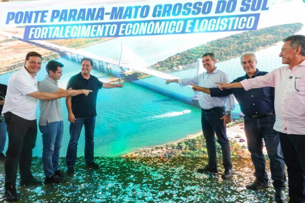 Paraná e Mato Grosso do Sul recebem anteprojeto de ponte para ligar estados