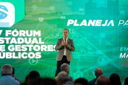 Fórum de gestores públicos reúne mais de 230 prefeitos e lideranças em Maringá