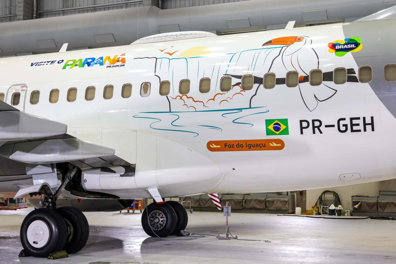 Gol lança aeronave temática em homenagem às Cataratas do Iguaçu e ao Paraná