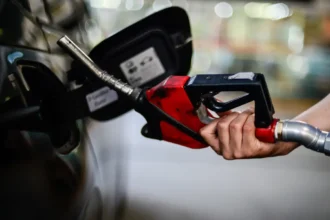 Petrobras aumenta diesel em R$ 0,38 para distribuidoras a partir deste sábado com pressão do petróleo no Oriente Médio
