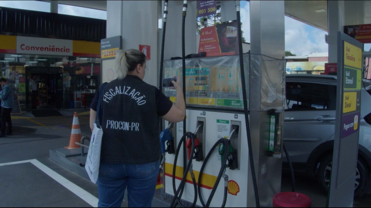 Procon-PR notifica postos por suspeita de aumento abusivo nos combustíveis