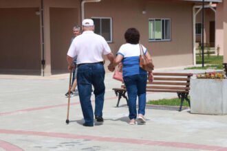 Saúde alerta sobre risco de queda de idosos; foram 13 mil casos em 2025 Foto: Roberto Dziura Jr/AEN
