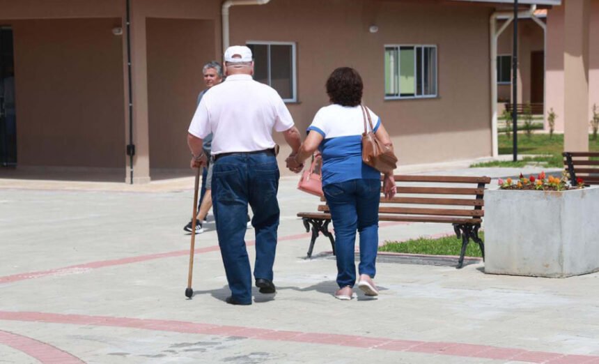 Saúde alerta sobre risco de queda de idosos; foram 13 mil casos em 2025 Foto: Roberto Dziura Jr/AEN