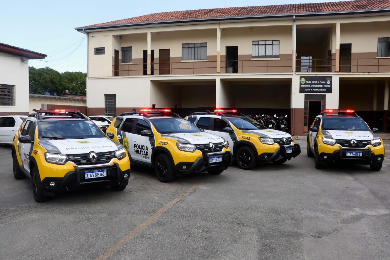 Governo do Paraná entrega 54 novas viaturas para Patrulha Maria da Penha