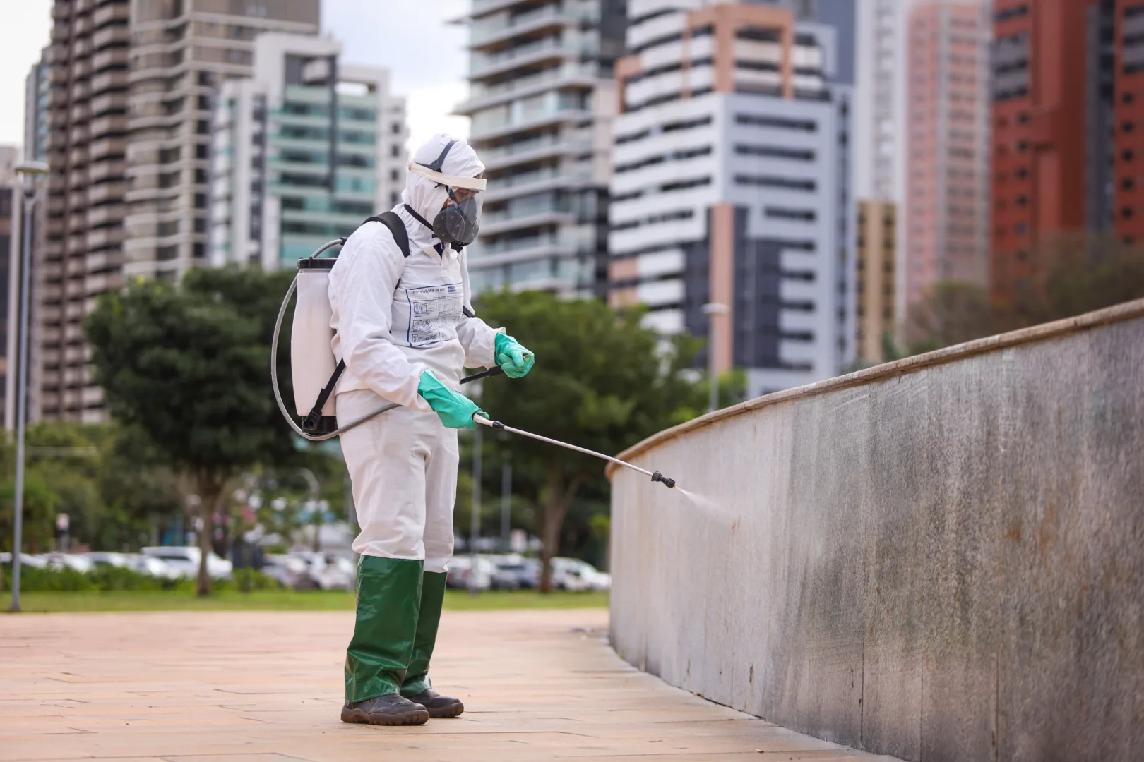 Técnica de Borrifação Residual Intradomiciliar contra dengue
