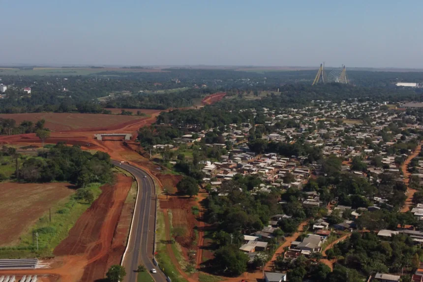 Exportações de empresas paranaenses por Foz do Iguaçu e Guaíra crescem até 21% desde 2018