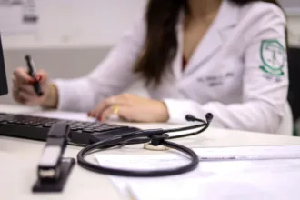 médicos plantonistas