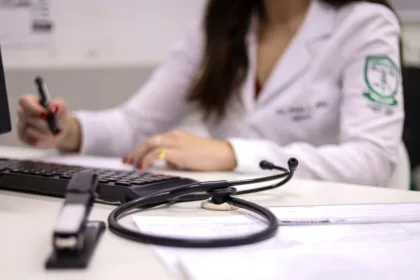 médicos plantonistas