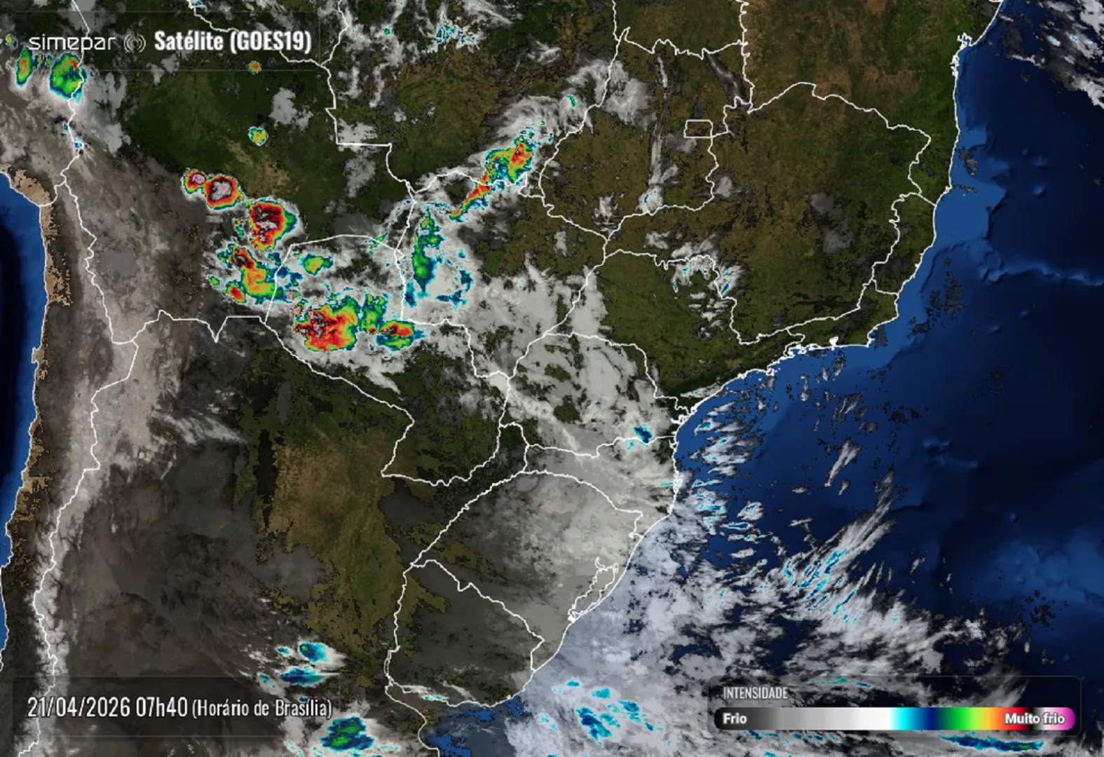 Terça-feira de sol e calor predomina no Paraná, mas com nebulosidade no leste