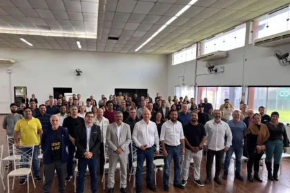 Ricardo Barros participa de encontro com lideranças em Maringá