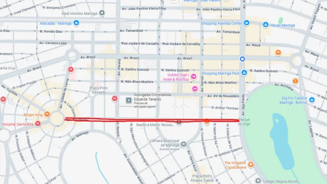 Montagem de estrutura para desfile de aniversário altera trânsito na Avenida XV de Novembro