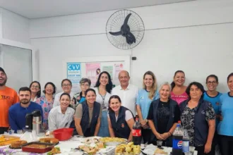 Odair Fogueteiro celebra o Dia das Mães ao lado das servidoras da UBS Morangueira