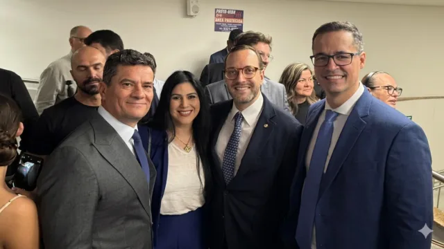 Vereadora Giselli Bianchini participa de sessão solene na Câmara de Londrina; o deputado federal Filipe Barros recebe Título de Cidadão Benemérito