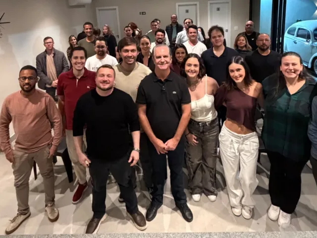 Em encontro com jovens em Maringá, Ulisses Maia defende protagonismo da juventude na construção de políticas públicas