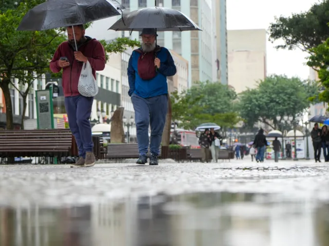 Simepar e Defesa Civil alertam para temporais